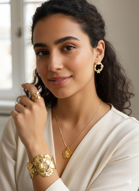 Jewellery Set with Necklace, Earrings, Pendant, Chain, Ring & Bracelet, 5 pieces HJ18