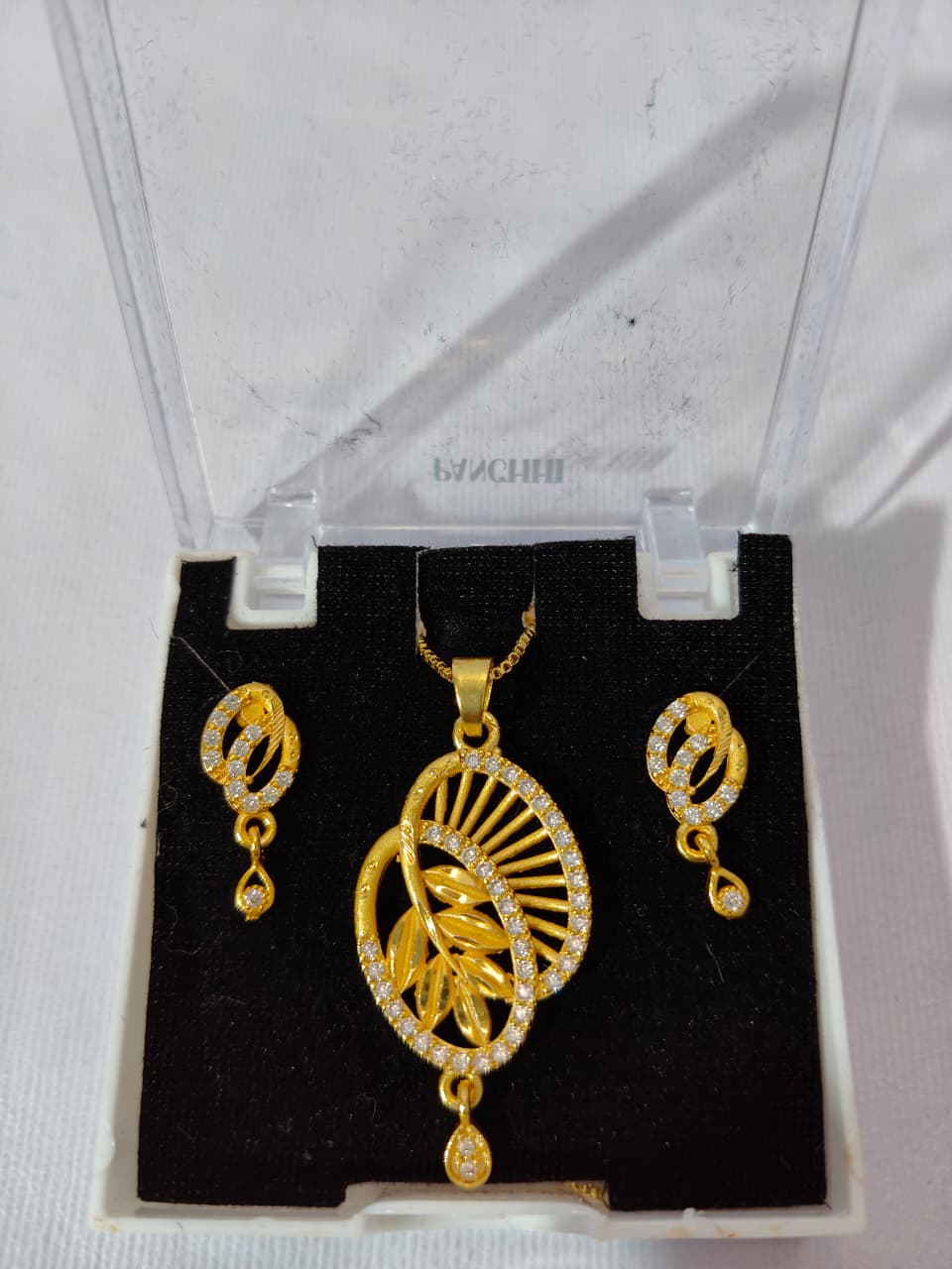 Gold Plated Jewelry Set with Oval Leaf shaped Pendant Necklace and Earrings, Crystal Studded, HJ58