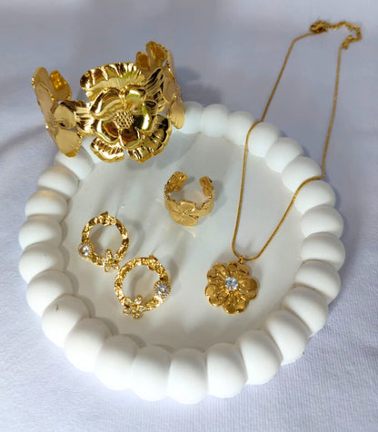 Jewellery Set with Necklace, Earrings, Pendant, Chain, Ring & Bracelet, 5 pieces HJ18