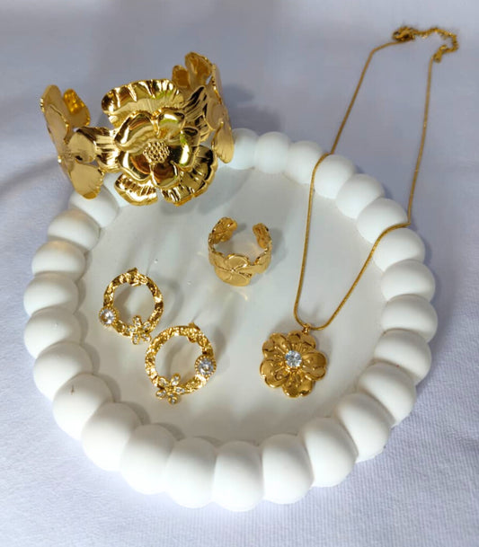 Jewellery Set with Necklace, Earrings, Pendant, Chain, Ring & Bracelet, 5 pieces HJ18