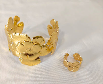 Jewellery Set with Necklace, Earrings, Pendant, Chain, Ring & Bracelet, 5 pieces HJ18