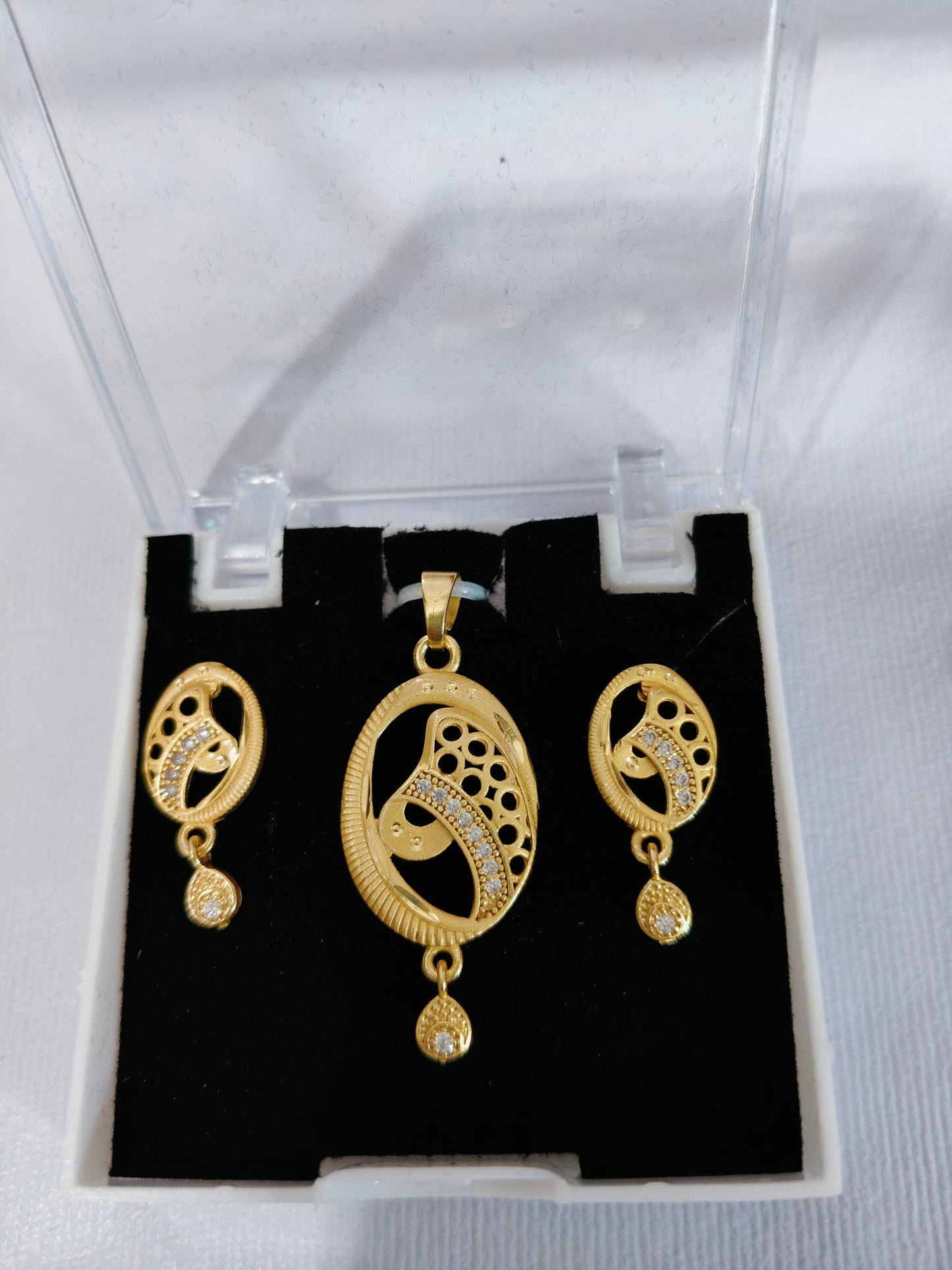 Gold-Plated Pendant Necklace & Earrings Set with CZ Stones, Anti tarnish, Oval Design HJ35