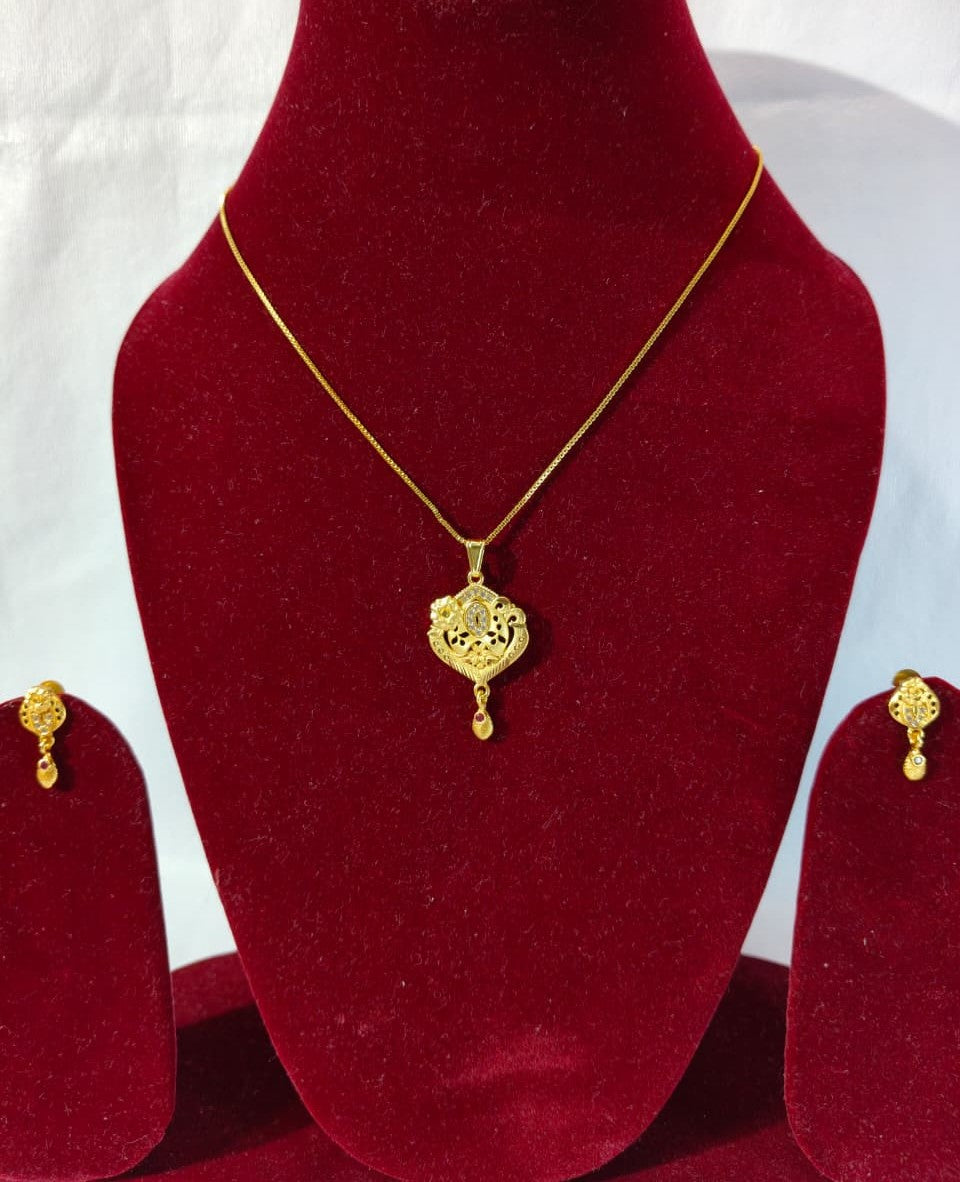 Crystal-Studded Gold Plated Pendant Necklace Set,  Matching Earrings, Ethnic look (HJ40)