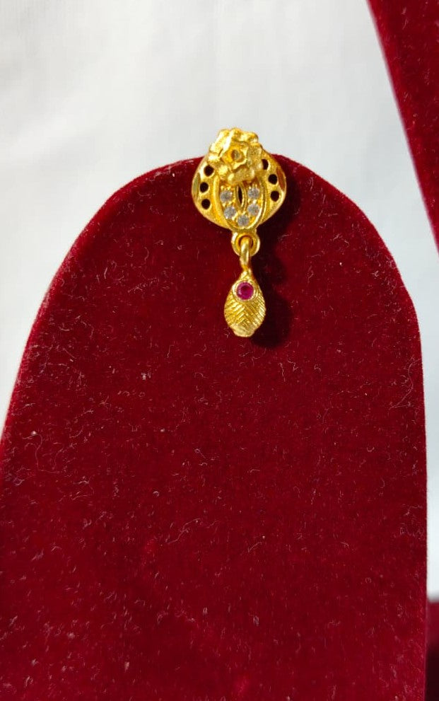 Crystal-Studded Gold Plated Pendant Necklace Set,  Matching Earrings, Ethnic look (HJ40)