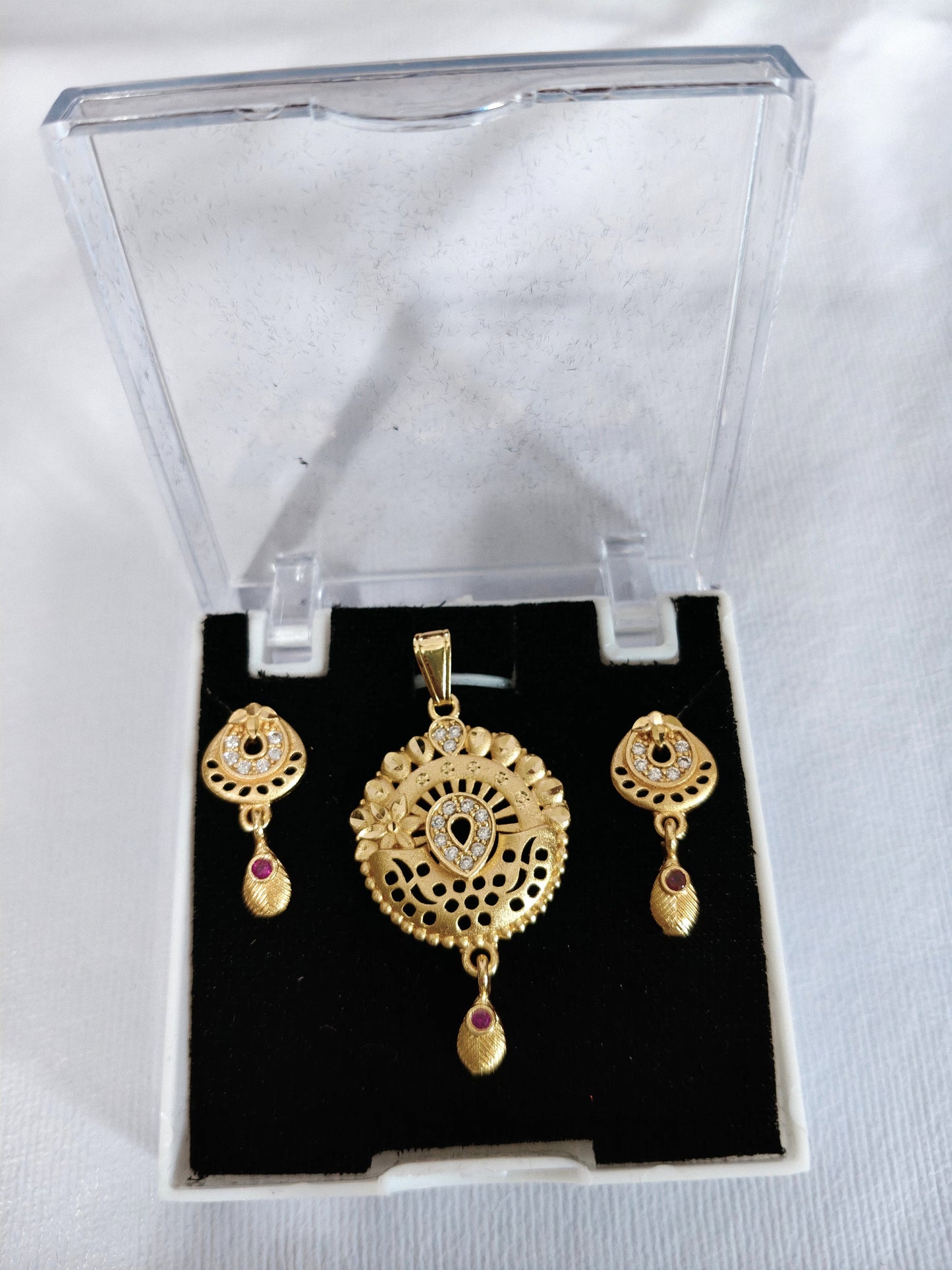 Gold Plated Jewellery Set, Traditional Crystal Studded Pendant Necklace with Matching Earrings, Floral Leaf Design, (HJ42)