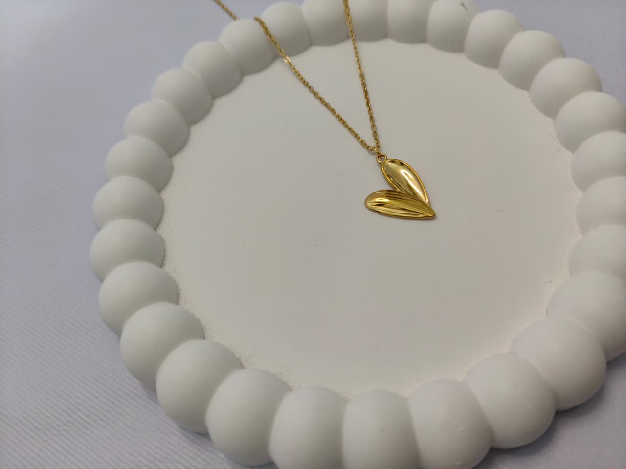 Gold Plated Heart Pendant Necklace with Chain, Elegant Folded Design, Fashion Jewelry for Women HJ57