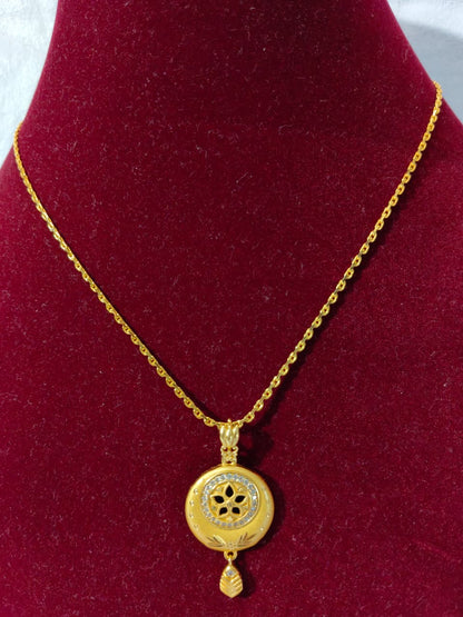 Traditional Gold Plated Crystal Pendant Necklace Set with Matching Earrings, Floral Design, Leaf Motif Danglers HJ60